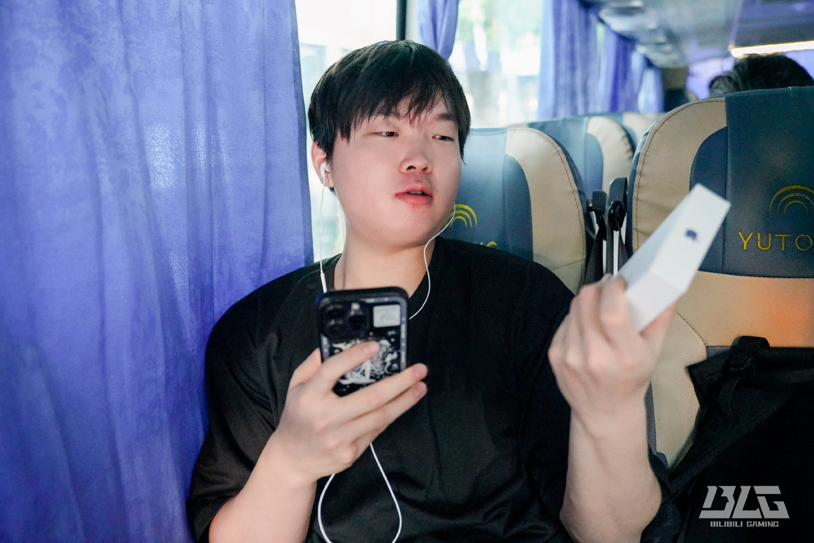 虎娘日报：机神皮肤局内建模图曝出 GEN轻取HLE晋级四强