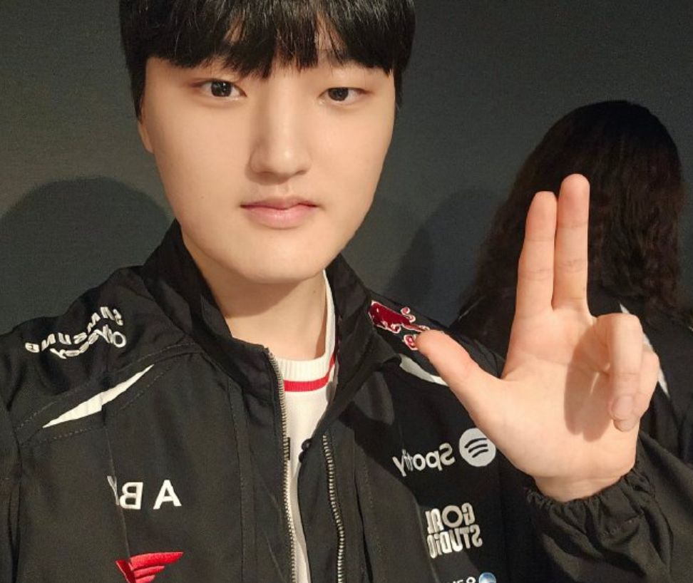 虎娘日报：新春庆典宣传片公布 LNG轻松零封TT取胜